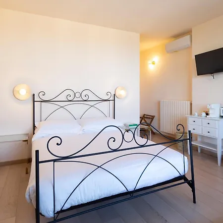 Bed & Breakfast La Fornace - & Pool